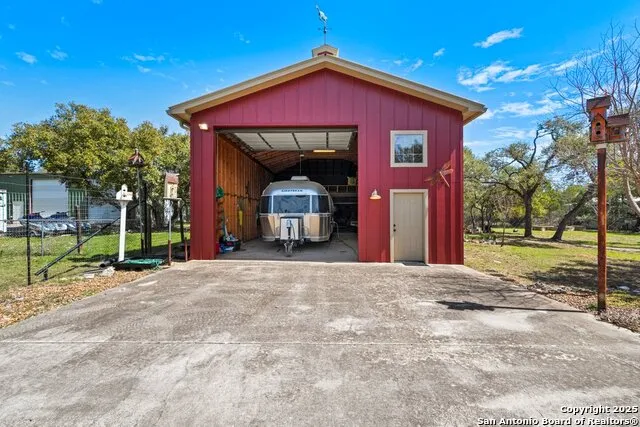 2365 LAKESHORE DR Canyon Lake, TX 78133