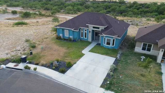 2337 Darlene Eagle Pass, TX 78852