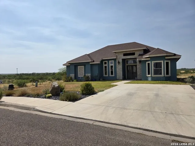 2337 Darlene Eagle Pass, TX 78852