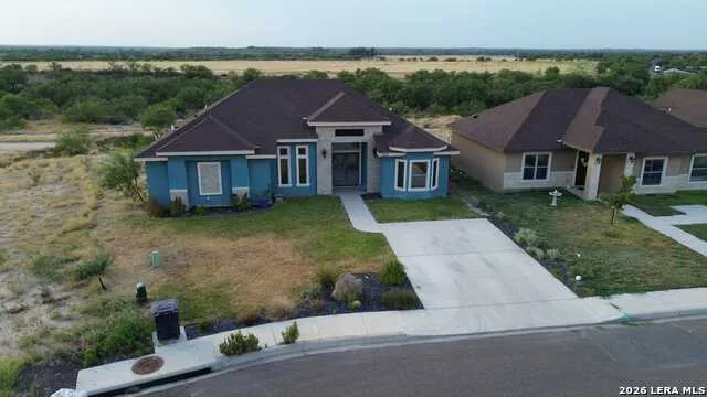 2337 Darlene Eagle Pass, TX 78852