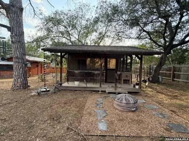 613 VAL VERDE DR Pleasanton, TX 78064