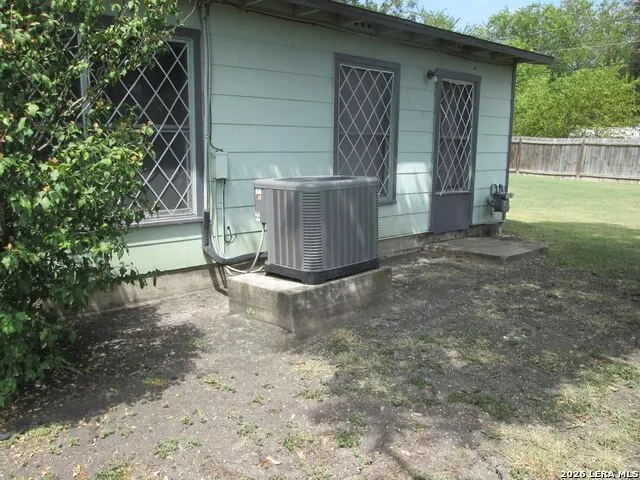 343 TRUDELL DR San Antonio, TX 78213
