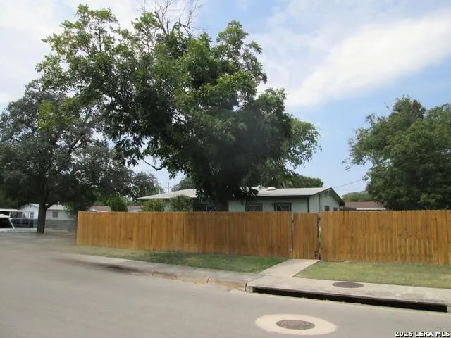 343 TRUDELL DR San Antonio, TX 78213