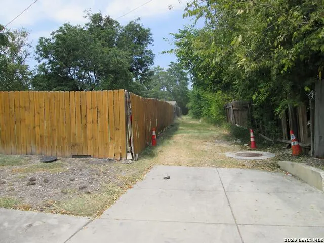 343 TRUDELL DR San Antonio, TX 78213