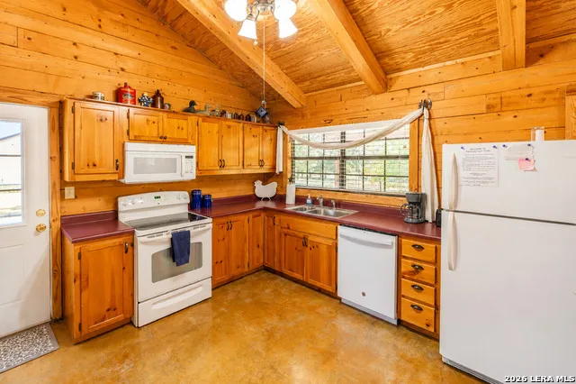 28 Private Road 3855 Utopia, TX 78884