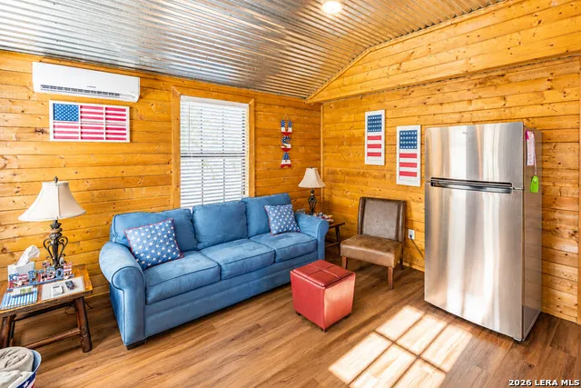 28 Private Road 3855 Utopia, TX 78884