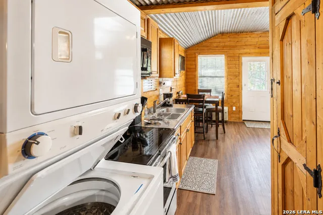 28 Private Road 3855 Utopia, TX 78884
