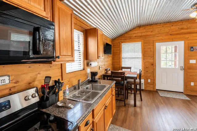 28 Private Road 3855 Utopia, TX 78884