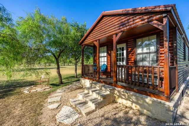 28 Private Road 3855 Utopia, TX 78884