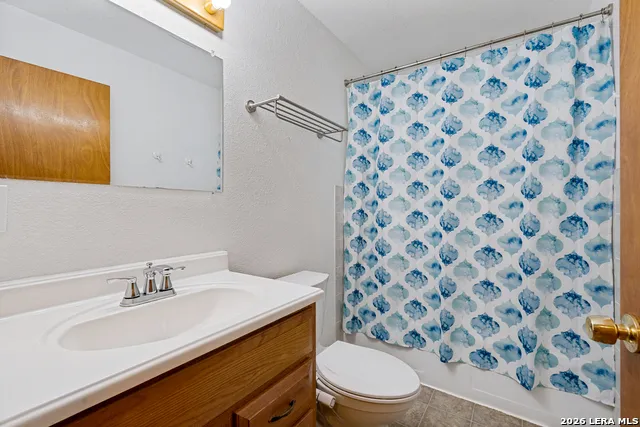 614 E MARTINDALE ST Seguin, TX 78155