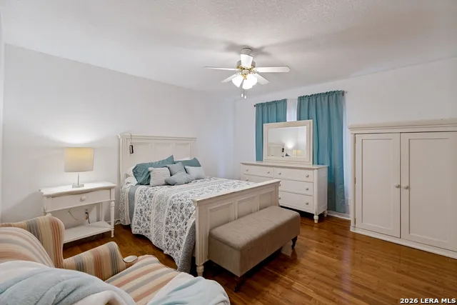 614 E MARTINDALE ST Seguin, TX 78155