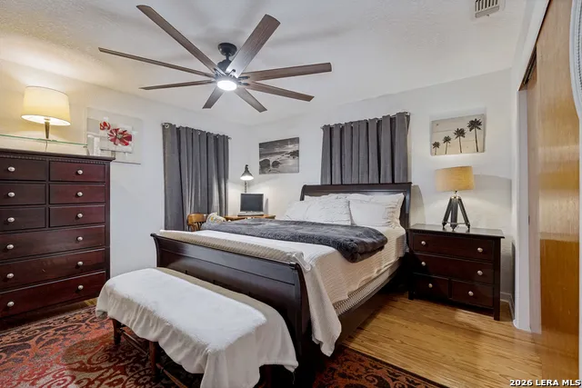 614 E MARTINDALE ST Seguin, TX 78155