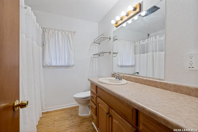 614 E MARTINDALE ST Seguin, TX 78155
