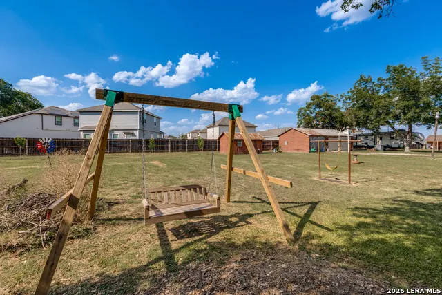 614 E MARTINDALE ST Seguin, TX 78155