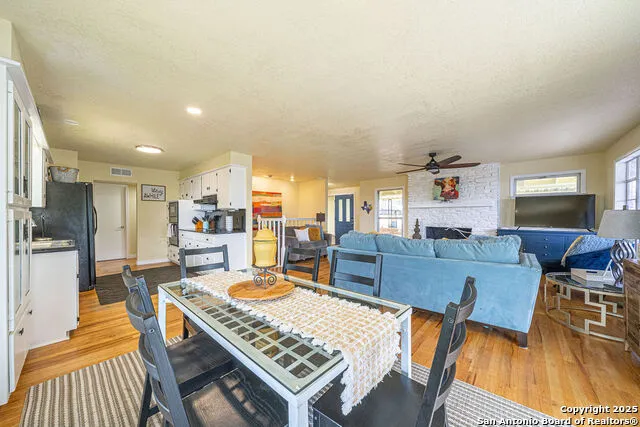 100 kings Cottonwood Shores, TX 78657