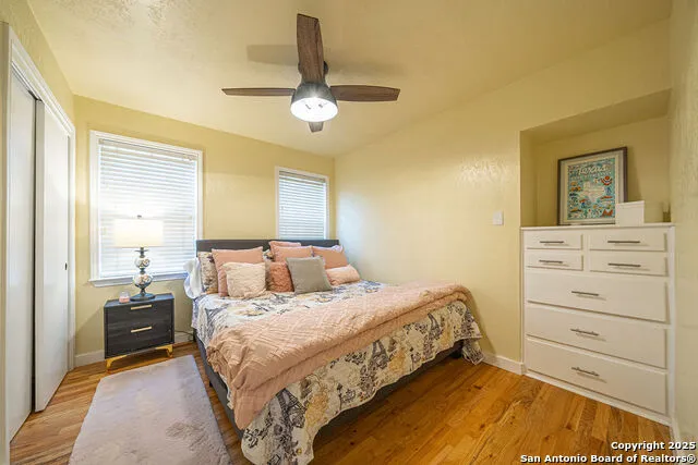 100 kings Cottonwood Shores, TX 78657