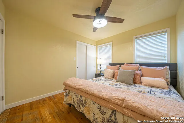 100 kings Cottonwood Shores, TX 78657