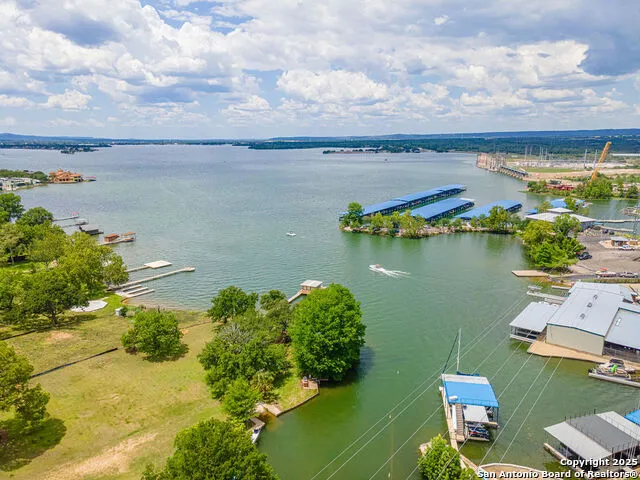 100 kings Cottonwood Shores, TX 78657