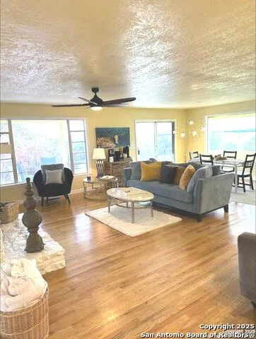 100 kings Cottonwood Shores, TX 78657
