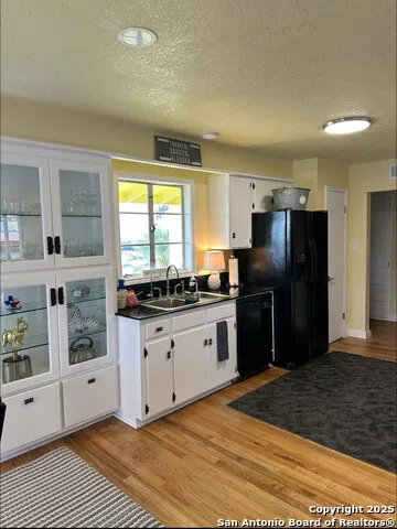 100 kings Cottonwood Shores, TX 78657