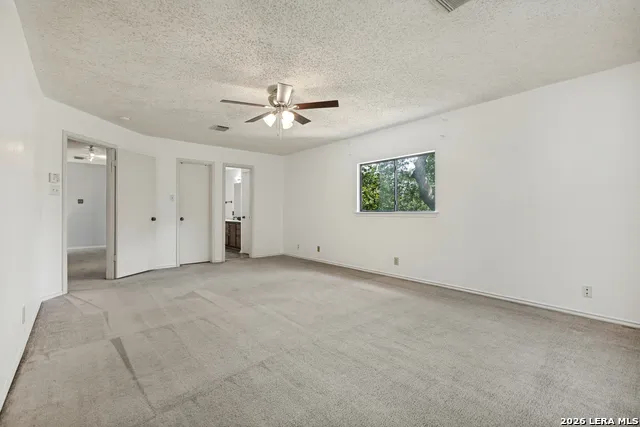 9415 Moonlit Glade Helotes, TX 78023