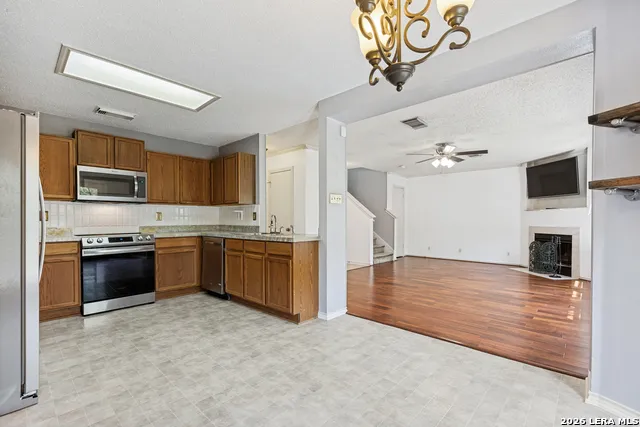 9415 Moonlit Glade Helotes, TX 78023