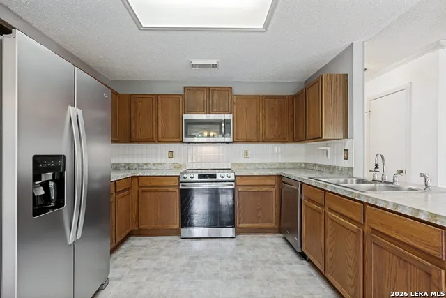 9415 Moonlit Glade Helotes, TX 78023