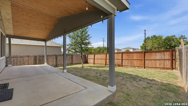 4925 Hallies Garden St Hedwig, TX 78152