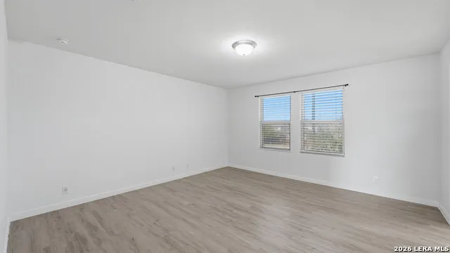 4925 Hallies Garden St Hedwig, TX 78152