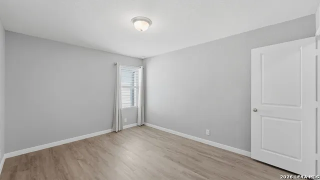 4925 Hallies Garden St Hedwig, TX 78152
