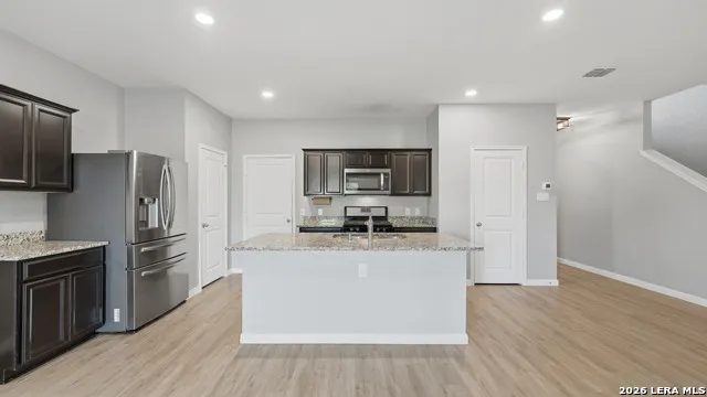 4925 Hallies Garden St Hedwig, TX 78152