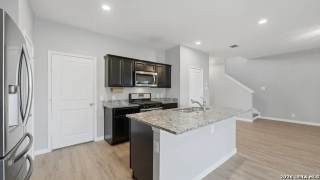 4925 Hallies Garden St Hedwig, TX 78152