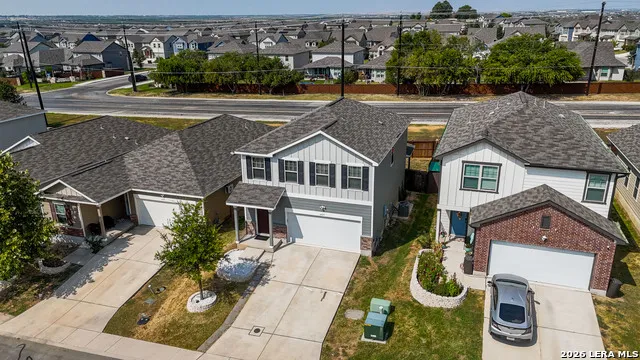 4925 Hallies Garden St Hedwig, TX 78152