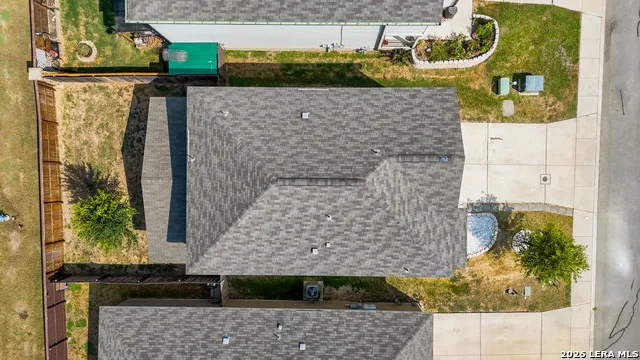 4925 Hallies Garden St Hedwig, TX 78152