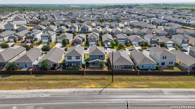 4925 Hallies Garden St Hedwig, TX 78152