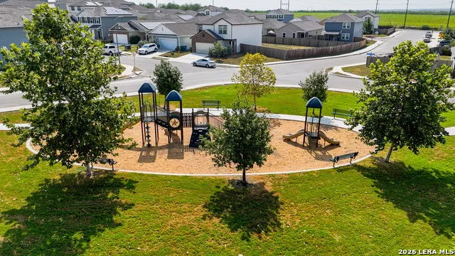 4925 Hallies Garden St Hedwig, TX 78152