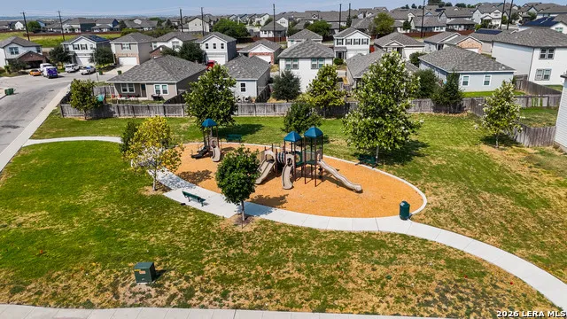 4925 Hallies Garden St Hedwig, TX 78152