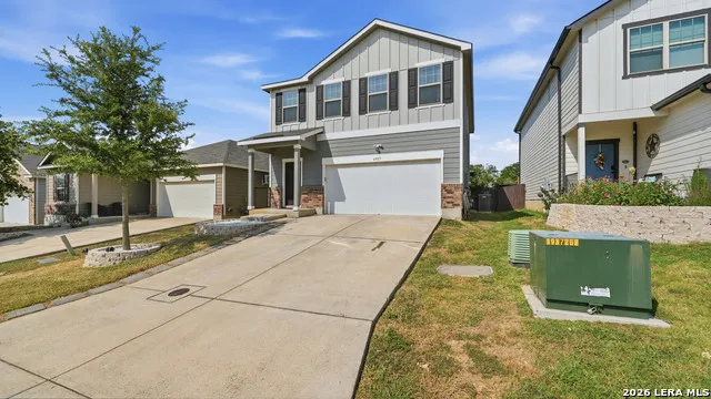 4925 Hallies Garden St Hedwig, TX 78152