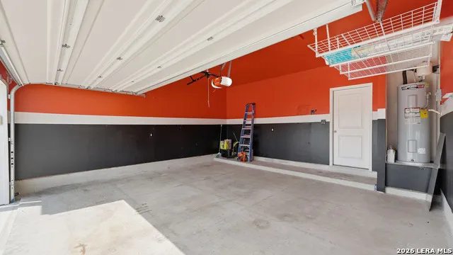 4925 Hallies Garden St Hedwig, TX 78152