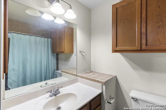 6210 W Jolie Ct San Antonio, TX 78240