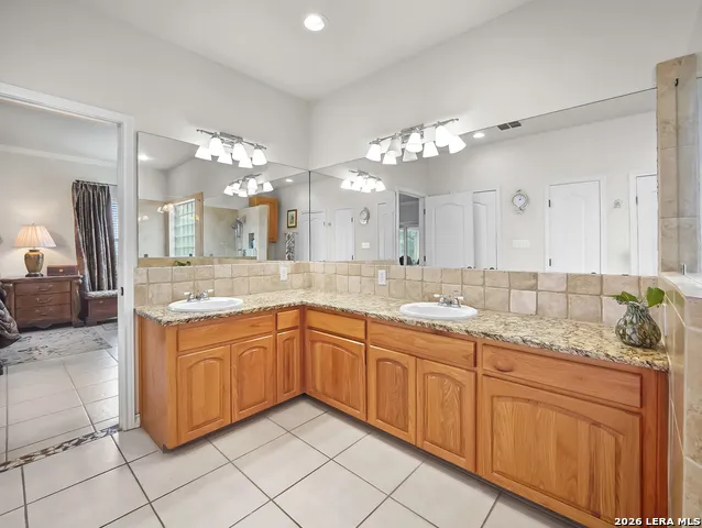 1748 Fm 3424 Canyon Lake, TX 78133