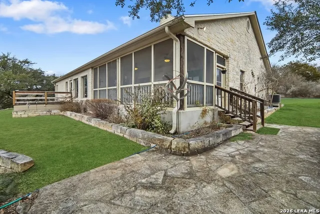 1748 Fm 3424 Canyon Lake, TX 78133