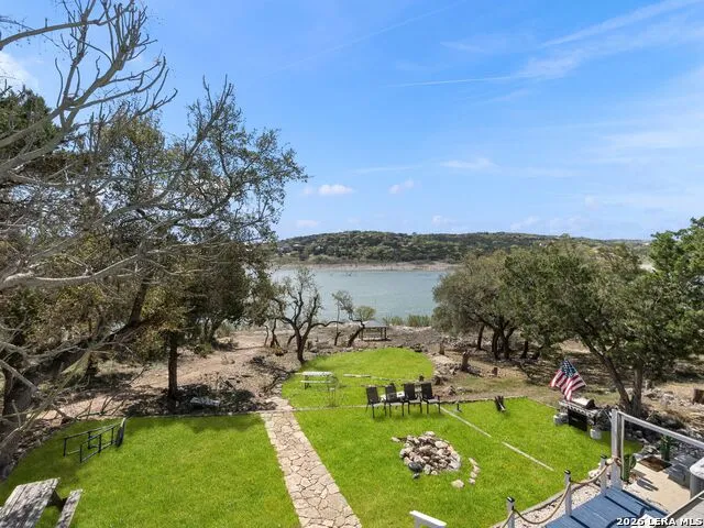 528 Rimrock Pass Canyon Lake, TX 78133