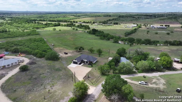 1212 Engler Dairy Seguin, TX 78155