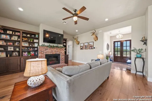 1212 Engler Dairy Seguin, TX 78155