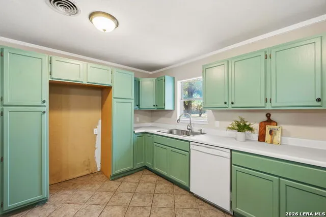 208 S State Highway 16 Jourdanton, TX 78026