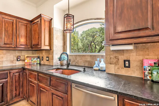 25052 Whistling Wind San Antonio, TX 78257