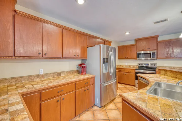 436 MELODY LN Uvalde, TX 78801