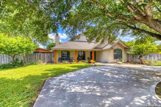 436 MELODY LN Uvalde, TX 78801