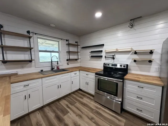 360 WIND CREST DR Canyon Lake, TX 78133
